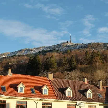 Exclusive In Idyllic Street Apartment Bergen